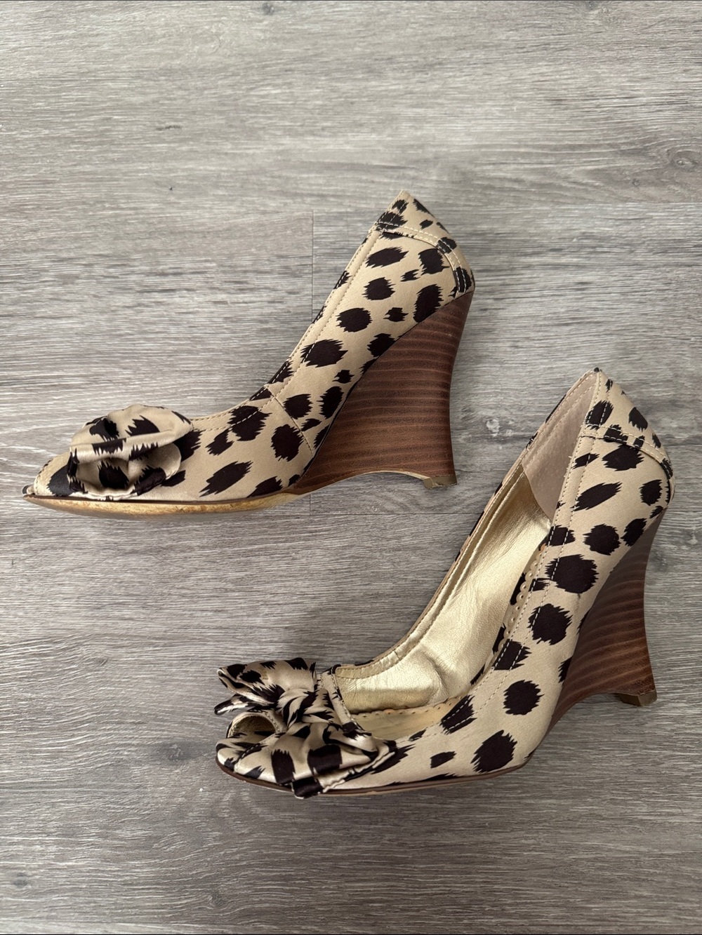 GUESS Leopard-Print Peep-Toe Wedge with Bow - Picture 2 of 9